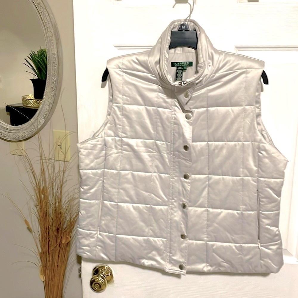 Ralph Lauren Women’s Silver Puffer Vest, with zipper and snaps Size: 1X